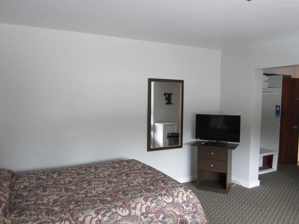 Bell Mountain Motel Mcbride Extérieur photo